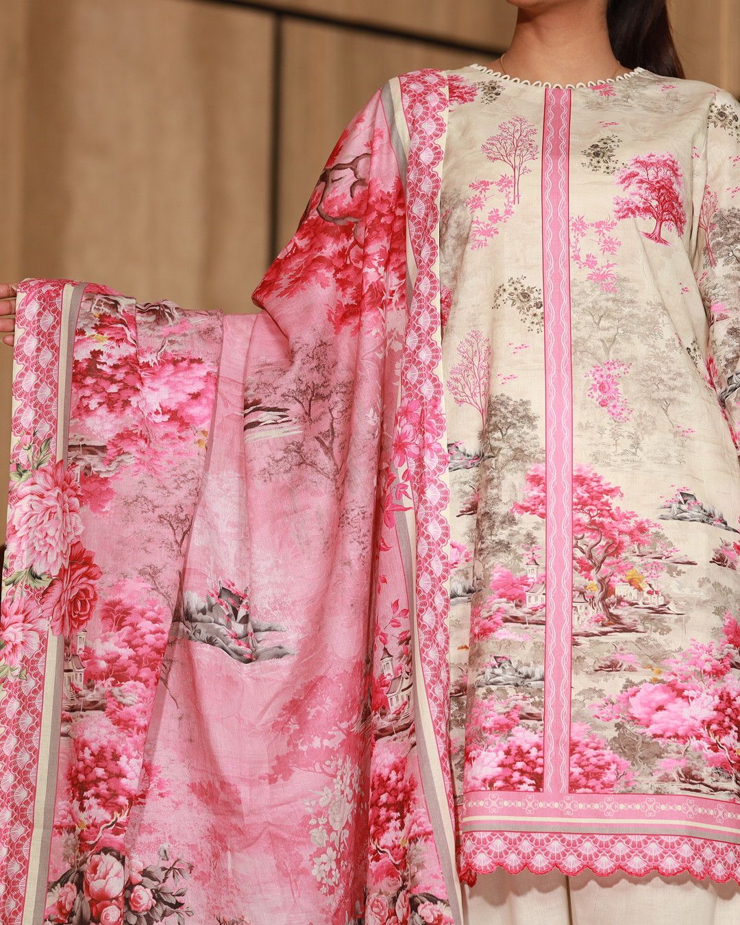 Rose And Water Lawn Digital Print 3 Piece Unstitched Suit