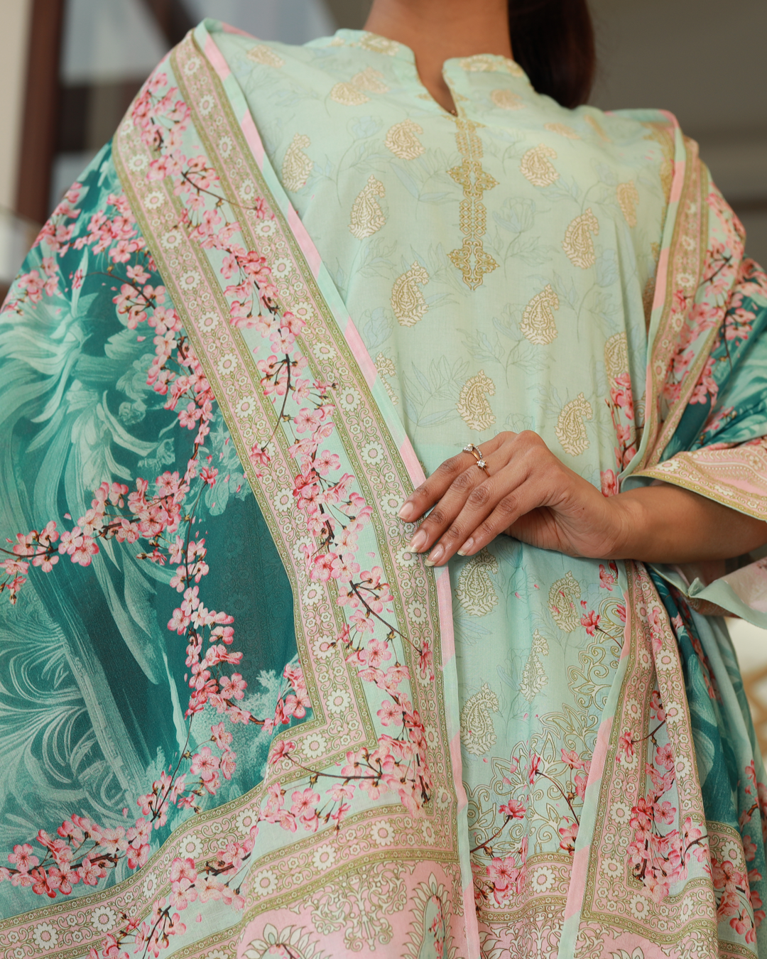 Floral Glam Lawn Digital Print Unstitched Suit Set