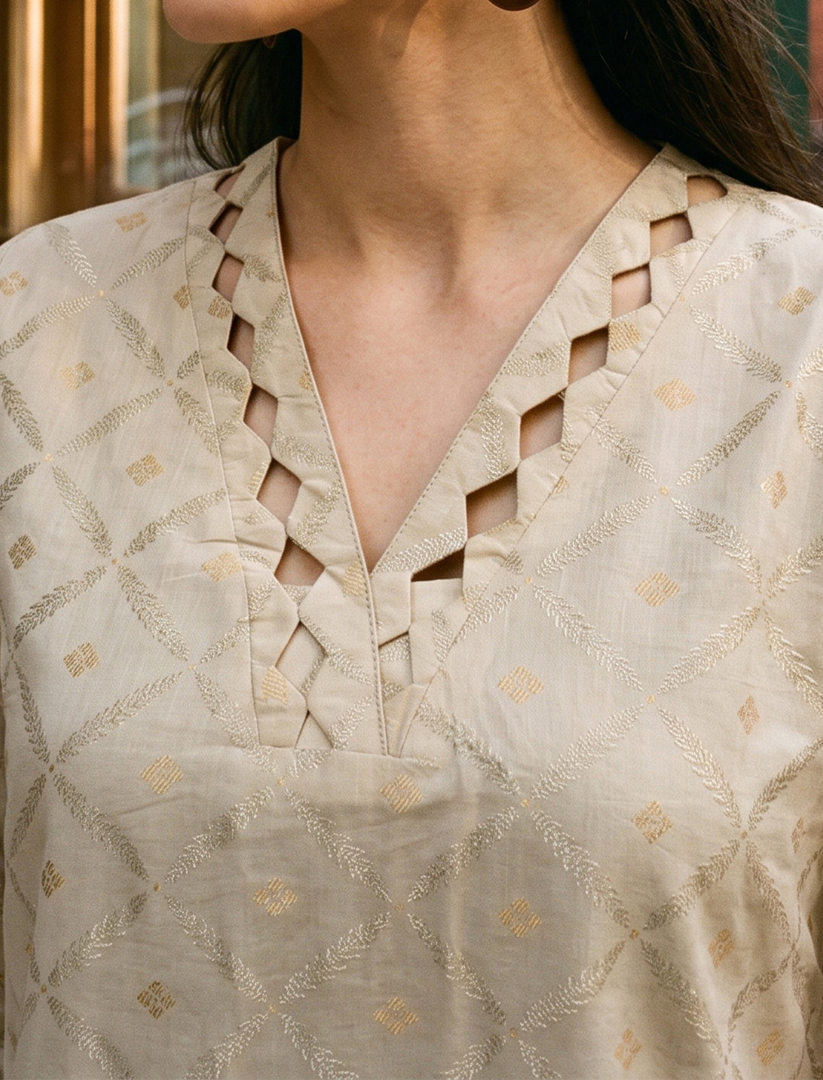 DESERT MUSE- SELF JACQUARD SOLIDS